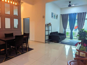 IZZ Homestay MUSLiiM